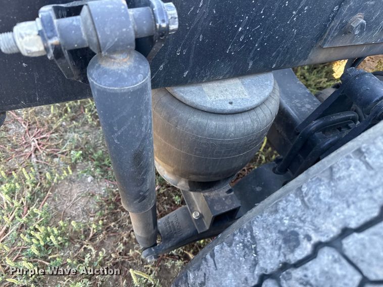 image for item EP0584 2016 Peterbilt 579 semi truck