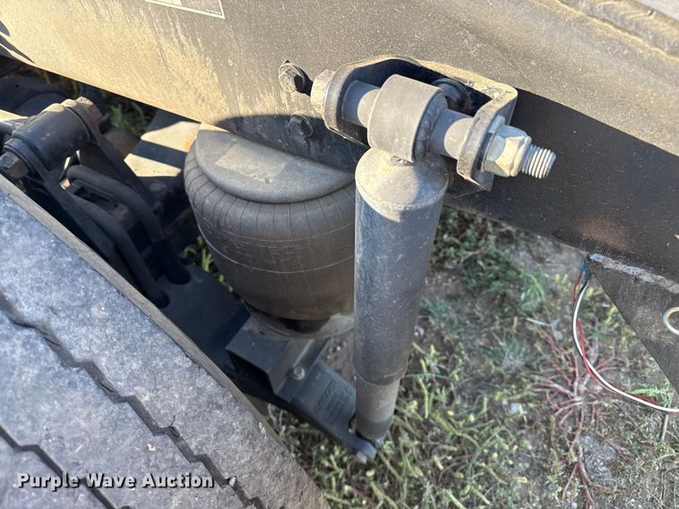 image for item EP0584 2016 Peterbilt 579 semi truck