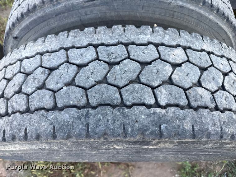 image for item EP0584 2016 Peterbilt 579 semi truck