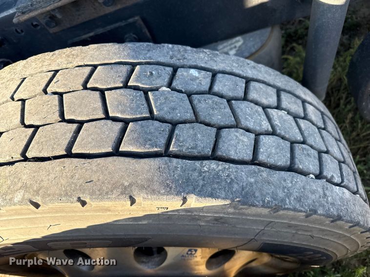 image for item EP0584 2016 Peterbilt 579 semi truck