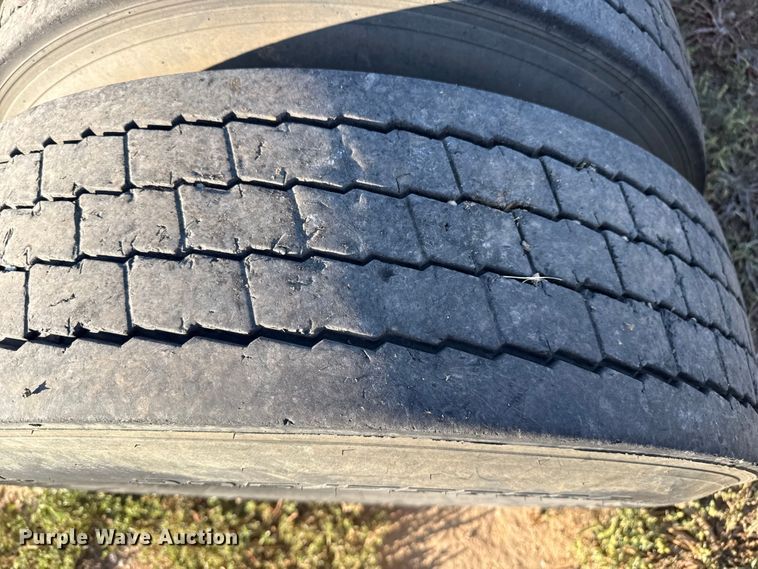 image for item EP0584 2016 Peterbilt 579 semi truck