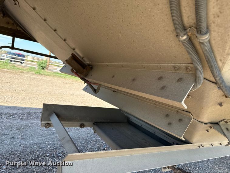 image for item EP0599 2017 Timpte grain trailer