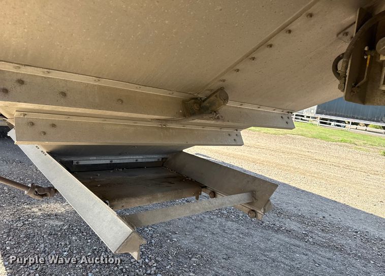 image for item EP0599 2017 Timpte grain trailer