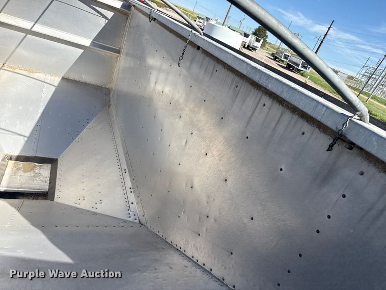 image for item EP0599 2017 Timpte grain trailer