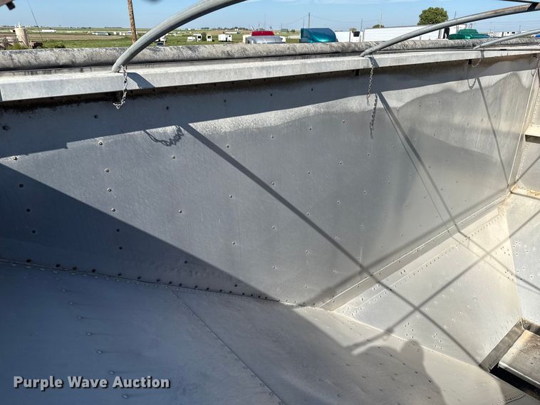 image for item EP0599 2017 Timpte grain trailer