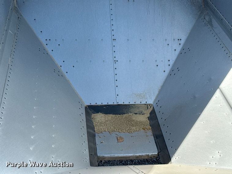 image for item EP0599 2017 Timpte grain trailer