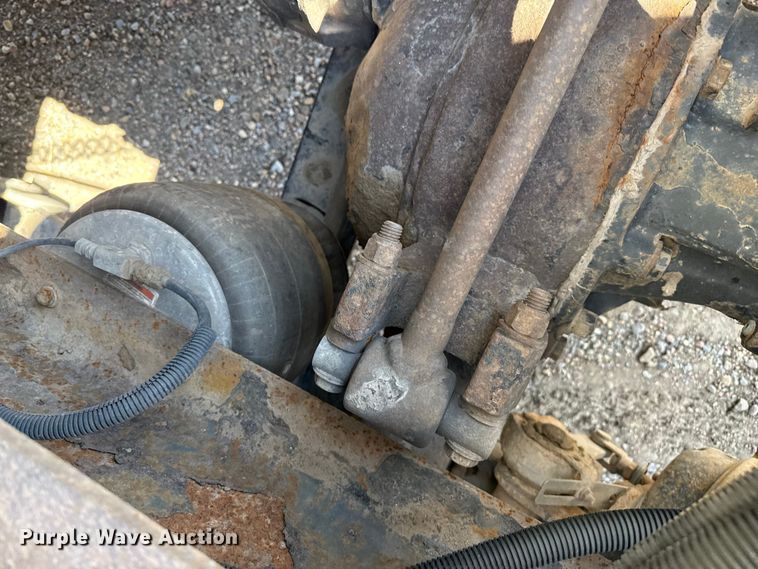 image for item EP0600 2009 Kenworth T600 semi truck