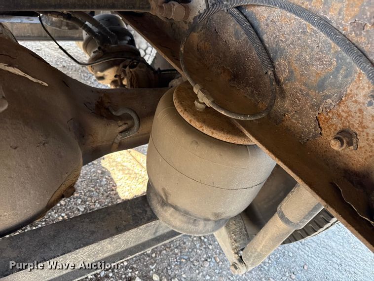 image for item EP0600 2009 Kenworth T600 semi truck