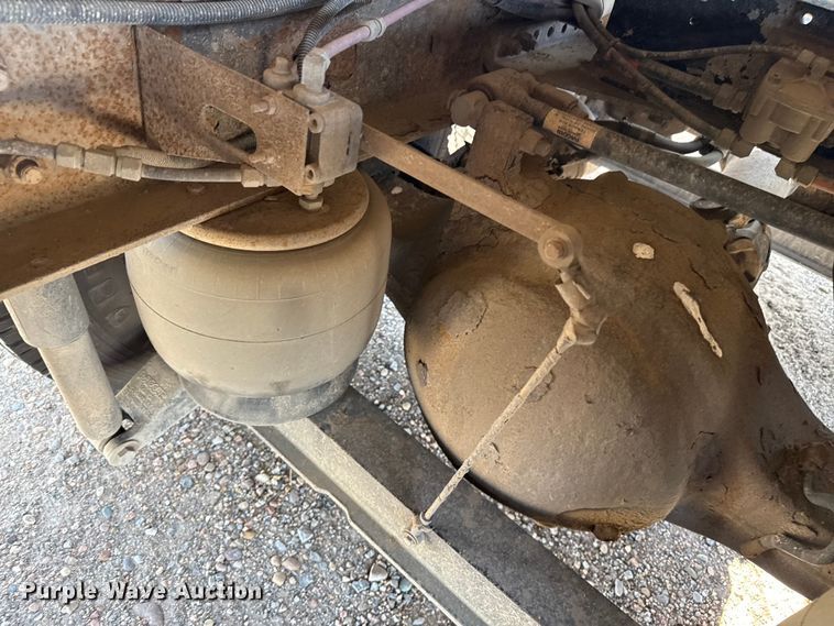 image for item EP0600 2009 Kenworth T600 semi truck