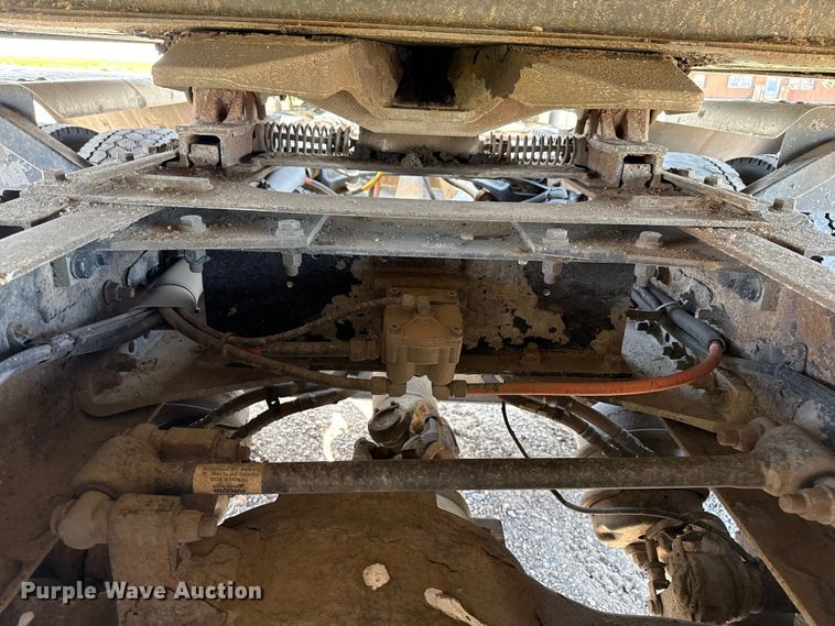 image for item EP0600 2009 Kenworth T600 semi truck