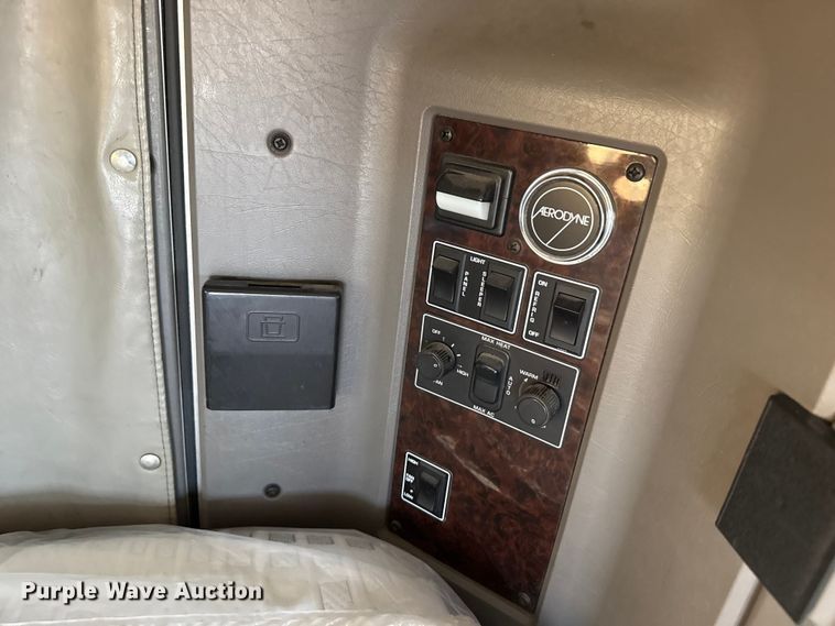 image for item EP0600 2009 Kenworth T600 semi truck