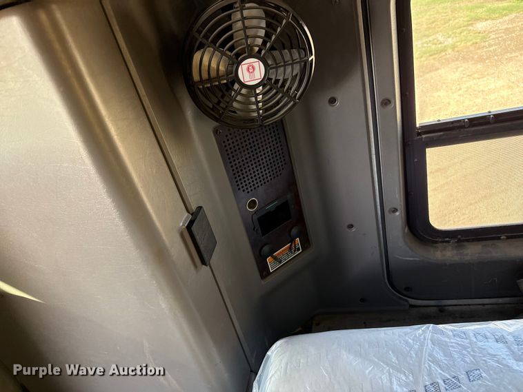 image for item EP0600 2009 Kenworth T600 semi truck