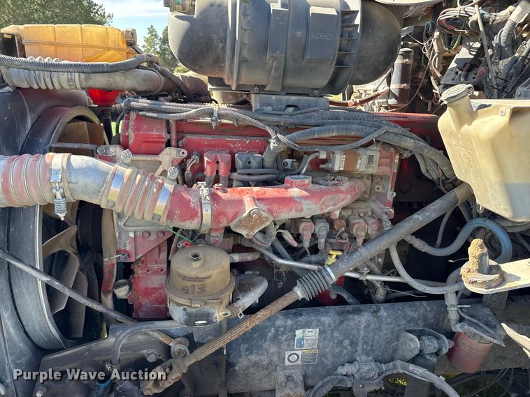 image for item EP0600 2009 Kenworth T600 semi truck