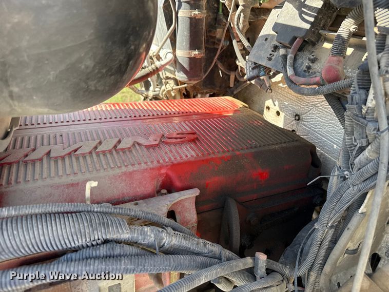 image for item EP0600 2009 Kenworth T600 semi truck