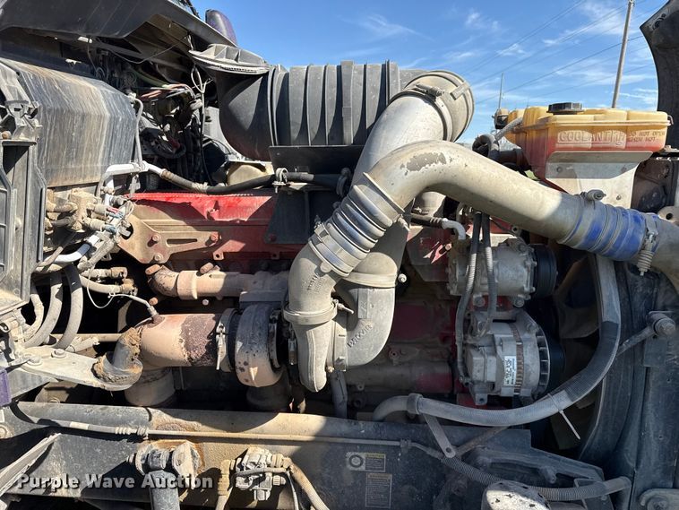 image for item EP0600 2009 Kenworth T600 semi truck