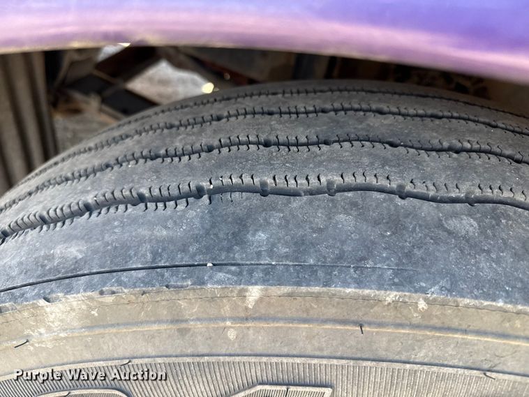 image for item EP0600 2009 Kenworth T600 semi truck