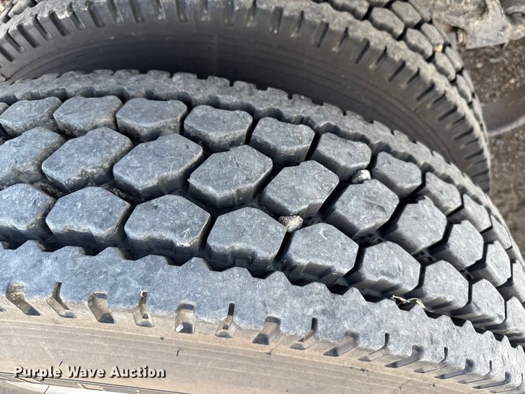 image for item EP0600 2009 Kenworth T600 semi truck