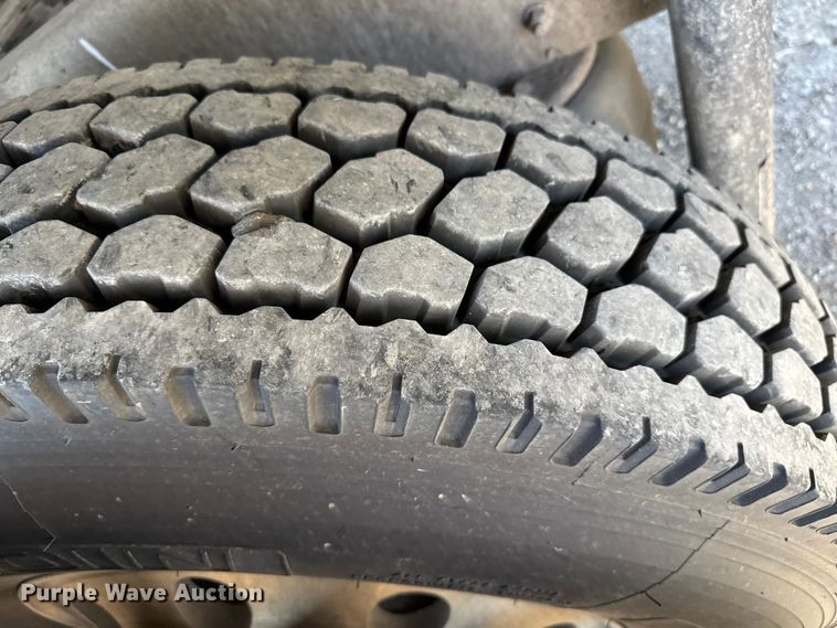 image for item EP0600 2009 Kenworth T600 semi truck