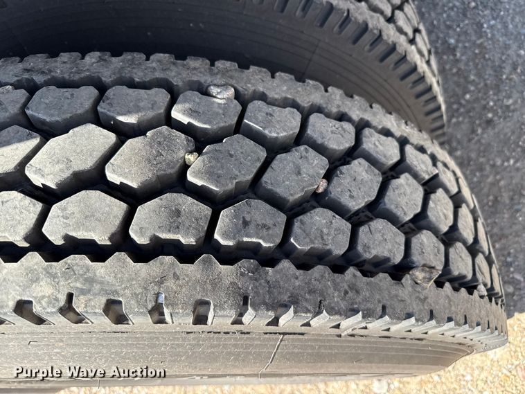 image for item EP0600 2009 Kenworth T600 semi truck