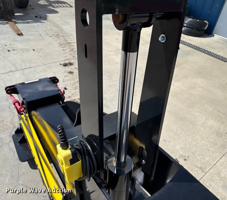 image for item EP0656 2025 NEKS fifth wheel wrecker boom