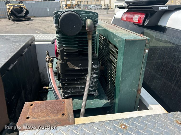 image for item EQ0521 2018 Dodge  Ram 2500 utility bed pickup truck