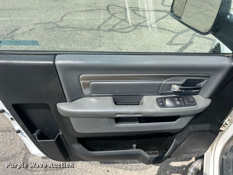 image for item EQ0521 2018 Dodge  Ram 2500 utility bed pickup truck