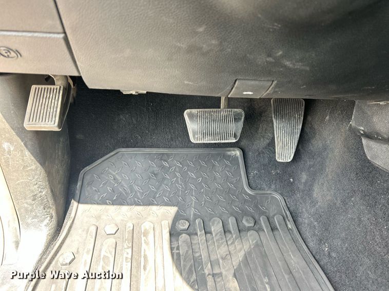 image for item EQ0521 2018 Dodge  Ram 2500 utility bed pickup truck