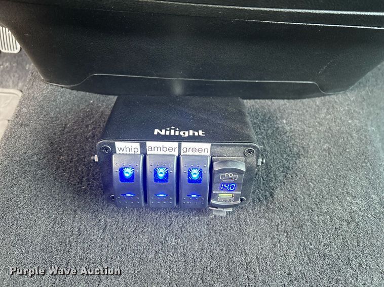 image for item EQ0521 2018 Dodge  Ram 2500 utility bed pickup truck