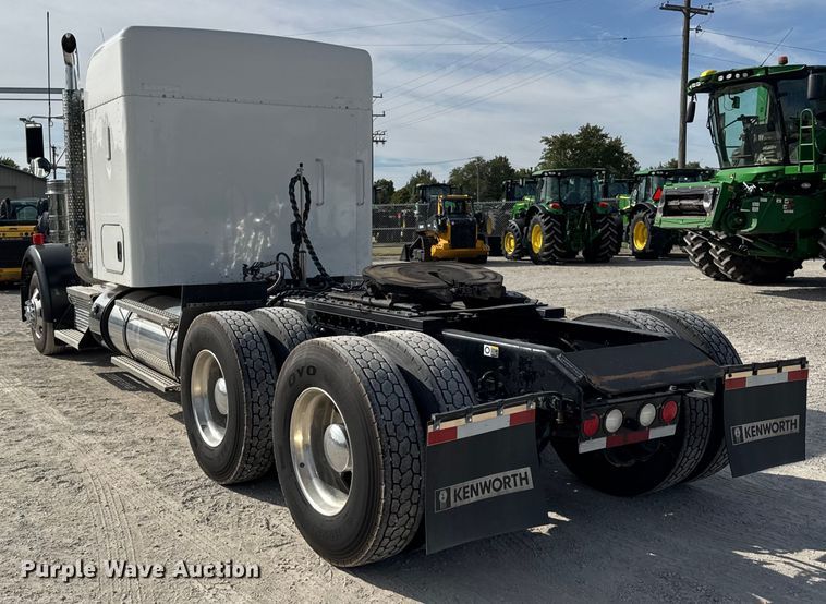 image for item ER0043 2016 Kenworth W900L semi truck