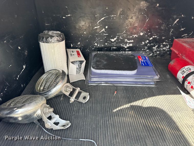 image for item ER0043 2016 Kenworth W900L semi truck