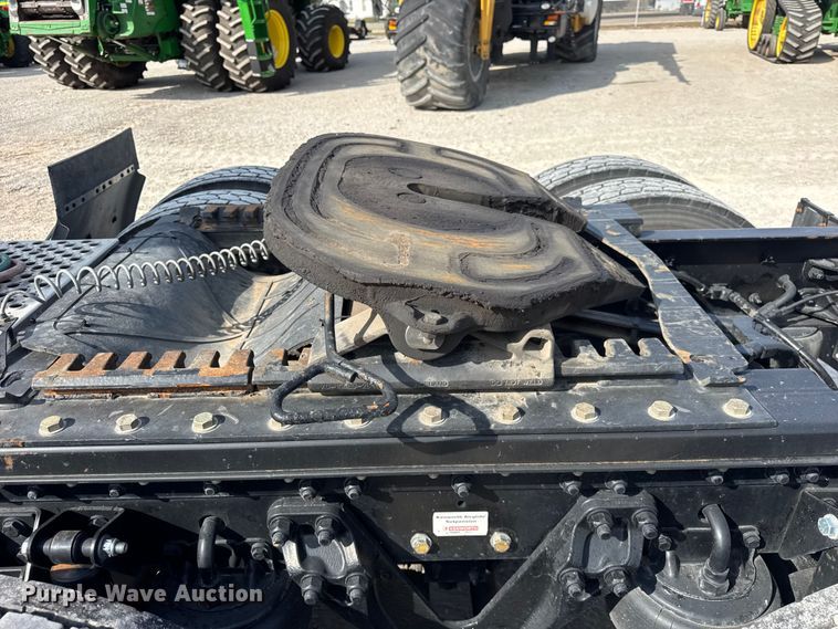 image for item ER0043 2016 Kenworth W900L semi truck