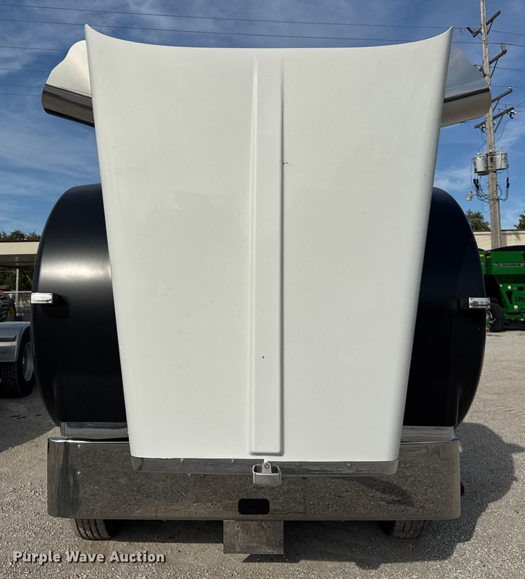 image for item ER0043 2016 Kenworth W900L semi truck