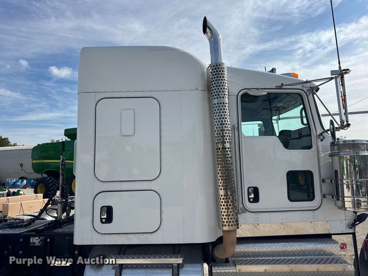 image for item ER0043 2016 Kenworth W900L semi truck