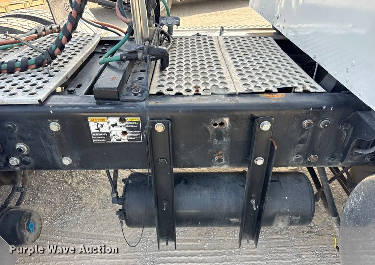 image for item ER0043 2016 Kenworth W900L semi truck