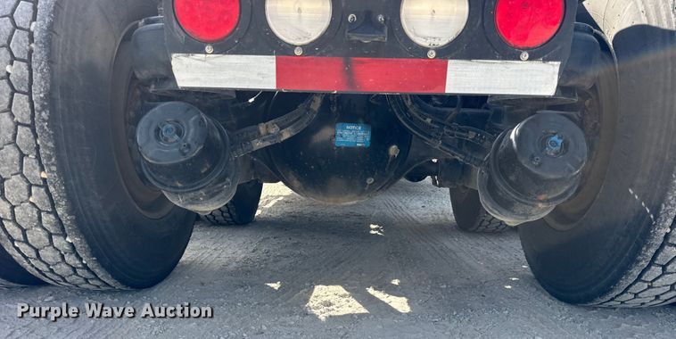 image for item ER0043 2016 Kenworth W900L semi truck