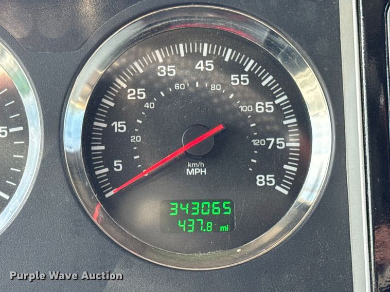 image for item ER0043 2016 Kenworth W900L semi truck