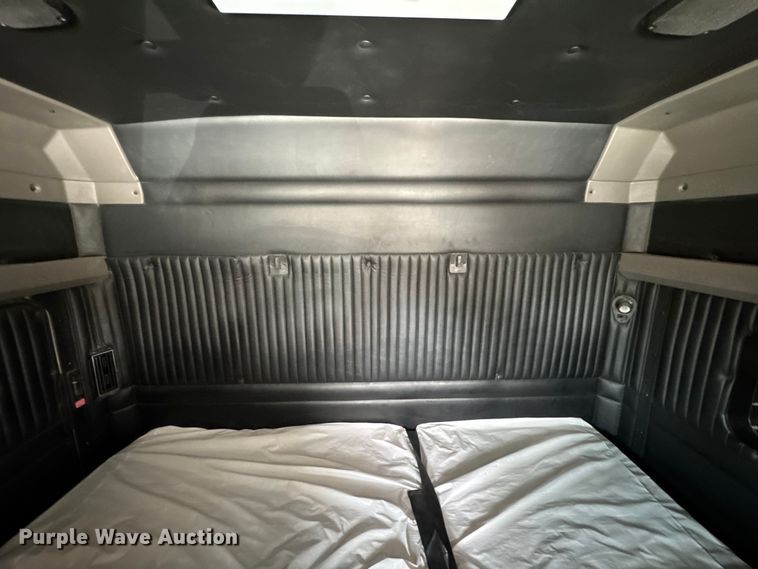 image for item ER0043 2016 Kenworth W900L semi truck