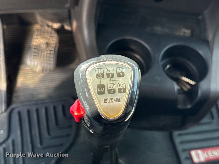 image for item ER0043 2016 Kenworth W900L semi truck