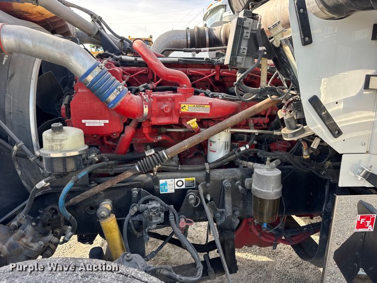 image for item ER0043 2016 Kenworth W900L semi truck