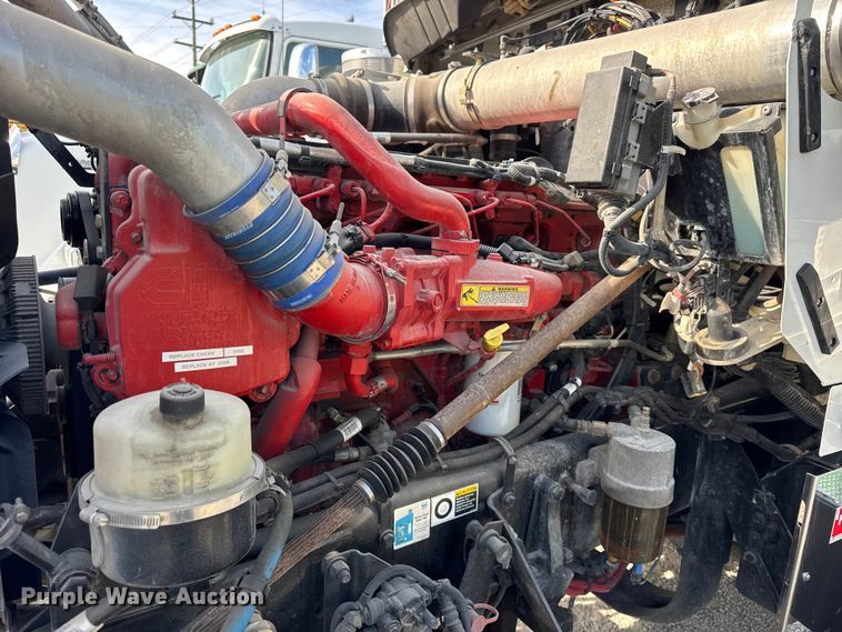 image for item ER0043 2016 Kenworth W900L semi truck