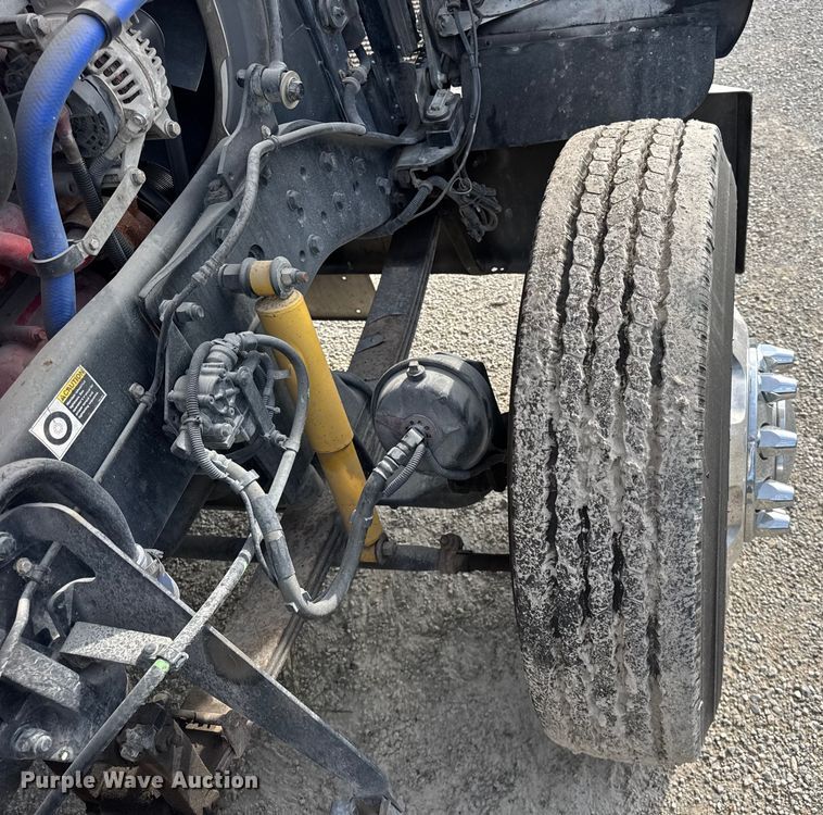 image for item ER0043 2016 Kenworth W900L semi truck