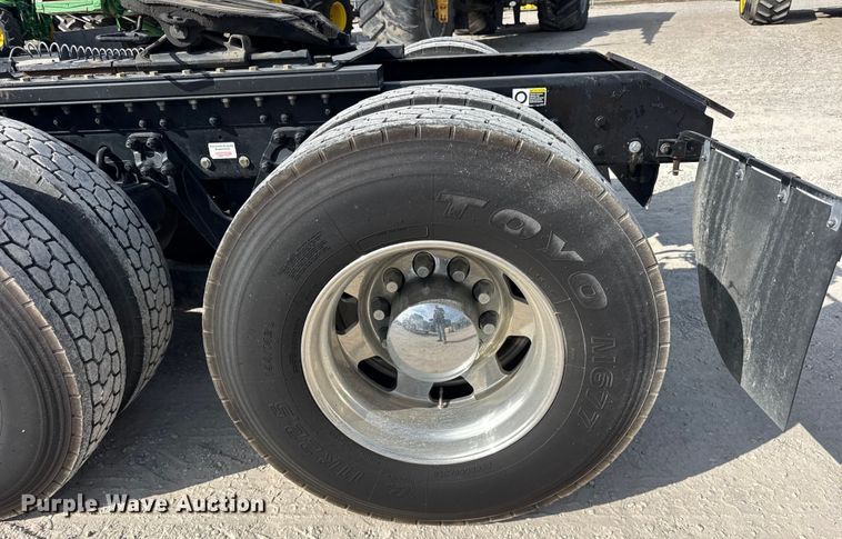 image for item ER0043 2016 Kenworth W900L semi truck