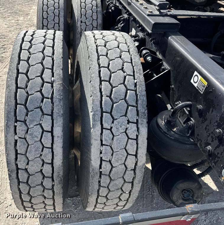 image for item ER0043 2016 Kenworth W900L semi truck