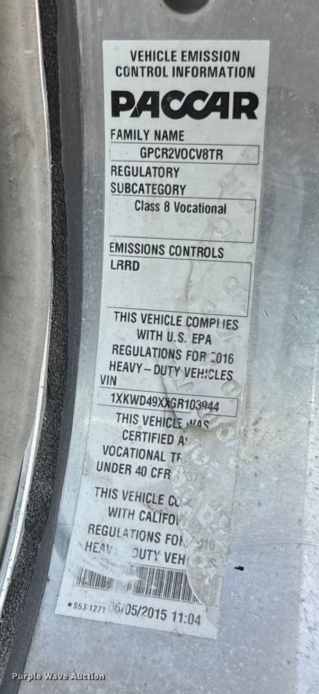 image for item ER0043 2016 Kenworth W900L semi truck