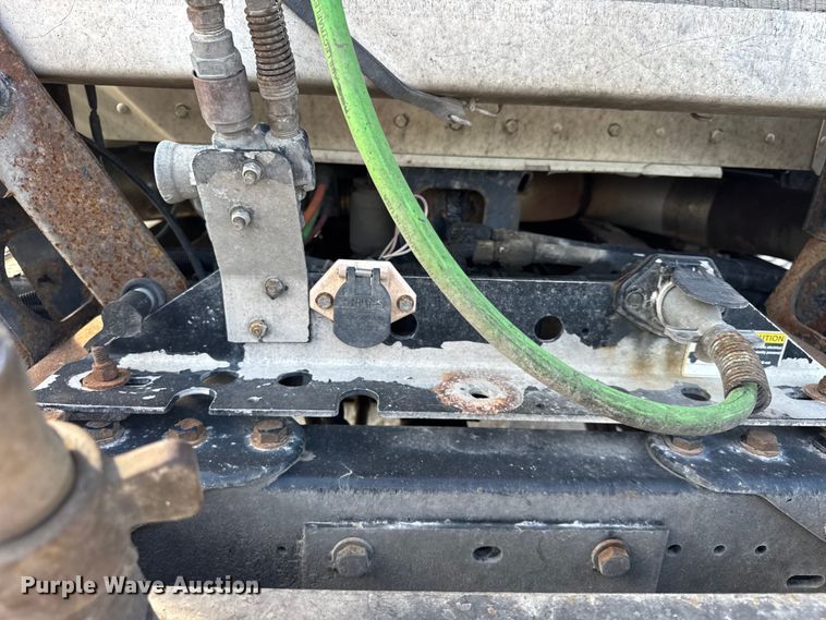 image for item ER0044 2007 Kenworth T800 semi truck