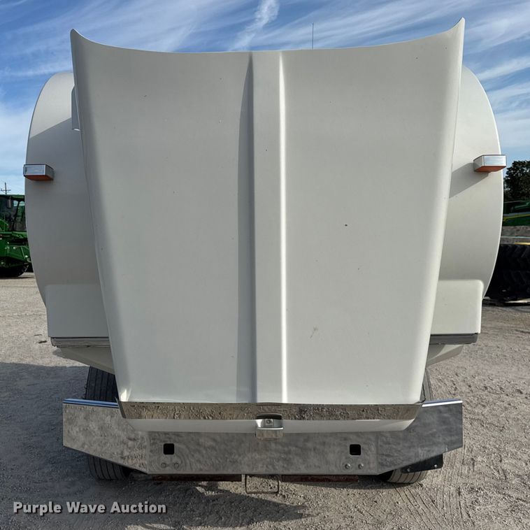 image for item ER0044 2007 Kenworth T800 semi truck