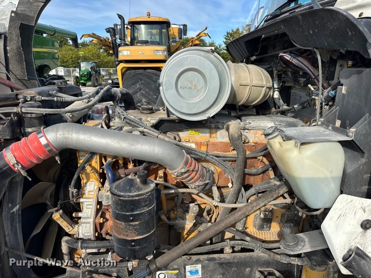 image for item ER0044 2007 Kenworth T800 semi truck