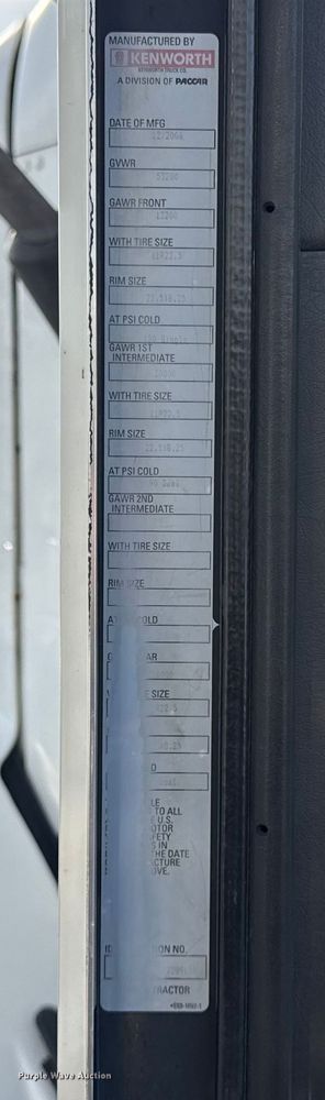 image for item ER0044 2007 Kenworth T800 semi truck