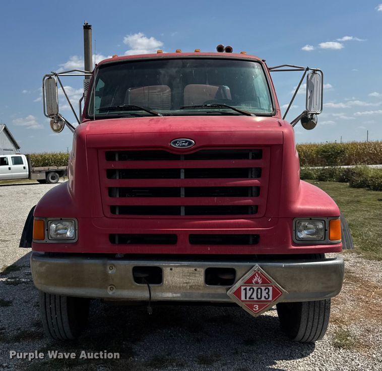 image for item ER0049 1998 Ford L8501 fuel truck