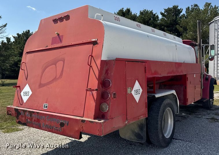 image for item ER0049 1998 Ford L8501 fuel truck